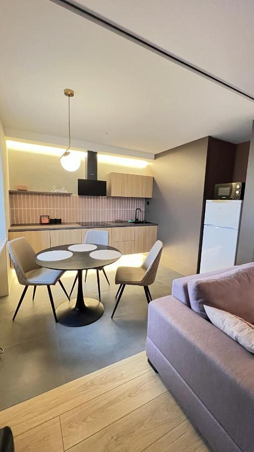 2 Room Modern Apartment View Dnipro Extérieur photo