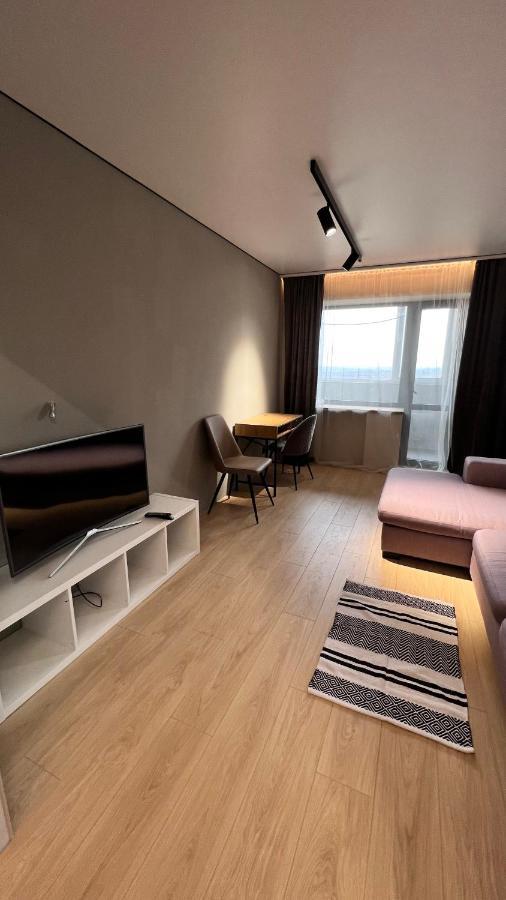 2 Room Modern Apartment View Dnipro Extérieur photo